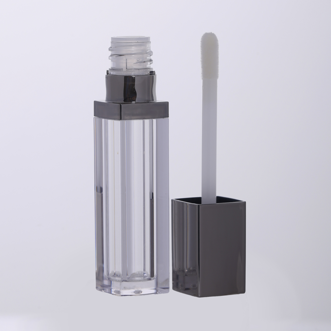 Free Sample Custom Private Logo Black Plastic 5.5ml Lip Gloss Lipgloss Tubes Container
